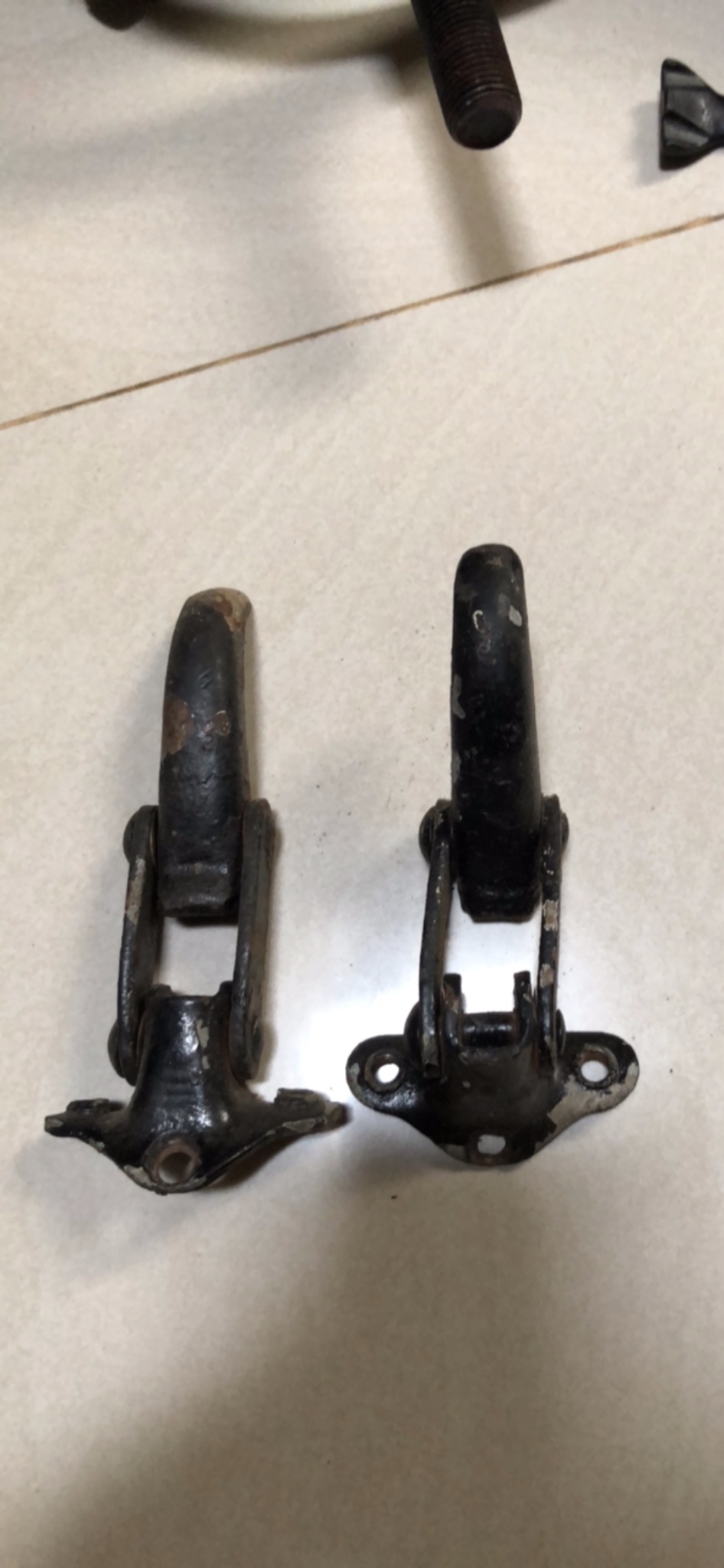 Móc khung kính jeep cao